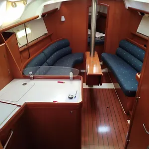 Botel Cruising Boat For Up To 6 People In Masnou Badalona
